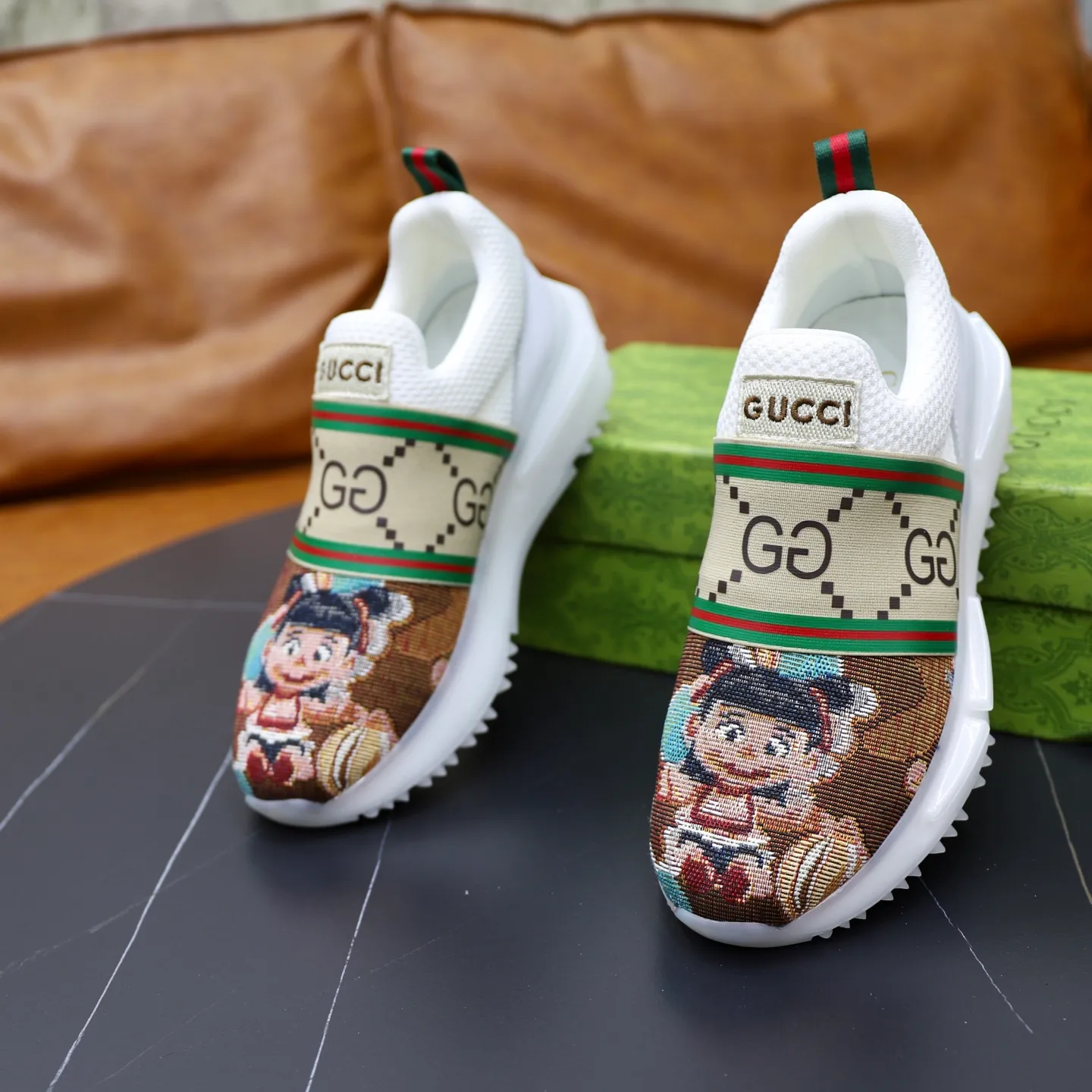 Ex-factory price: 462💰🙅‍♂️🙅‍♂️🙅‍♂️ Brand: GUCCI Standard code: 38-44 (45 customized) Grade: Same as the official website Material: Original knitted fabric Comfortable and breathable lining Lightweight and wear-resistant sports outsole Style category: Men's fashionable casual shoes Running sneakers Distinguished luxury brand elements Top luxury Color: actual picture color